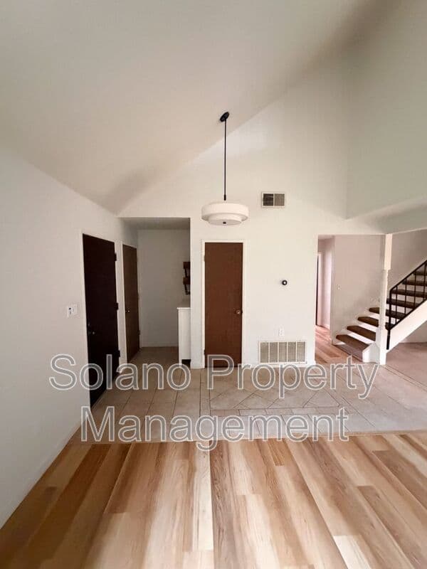 Dixon House: 950 Pembroke Way