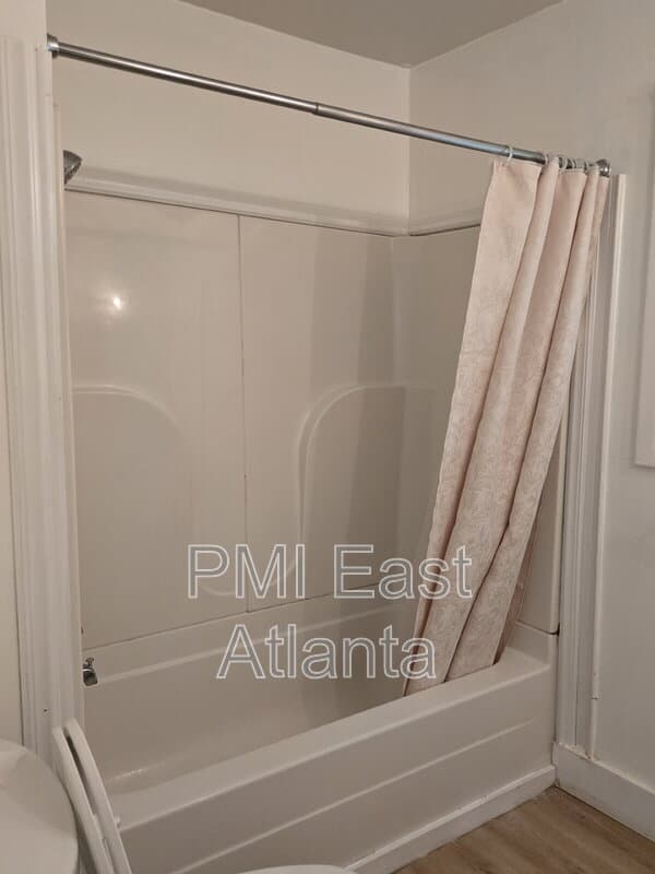 College Park House: 4161 Yates Rd