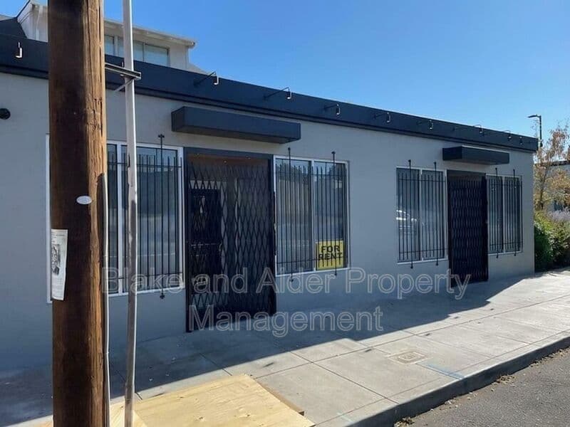 Portland House: 3554 NE SANDY BLVD