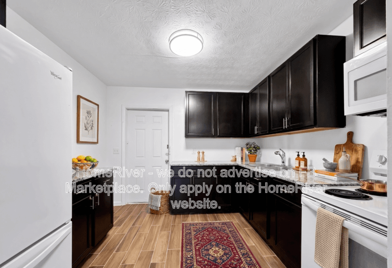 Jacksonville House: 5747 Antoinette Ln