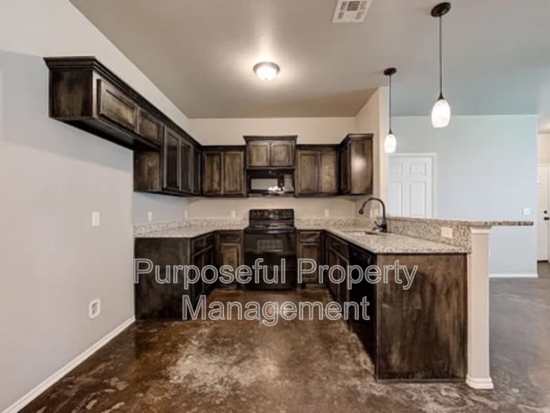 El Reno House: 1867 Cypress Lane