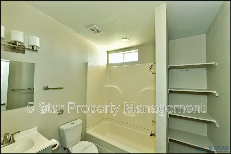 El Paso Condo: 6806 Alameda Ave