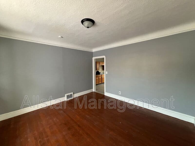 Cleveland Condo: 3255 E 139th Street