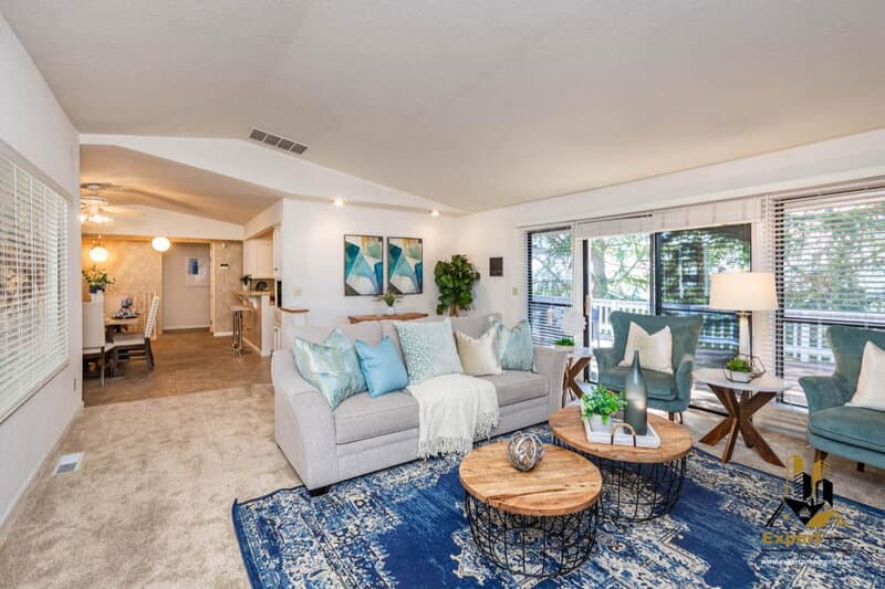 Newcastle House: 1811 Oak Terrace