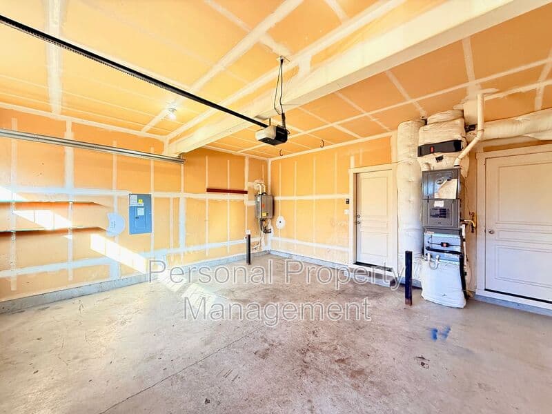 Vancouver House: 137 NW 76th St