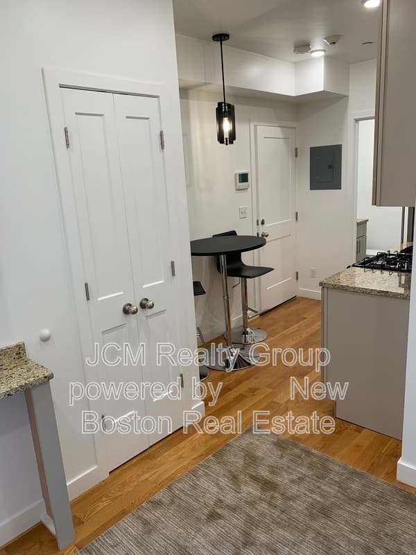 Chelsea Condo: 16 Fifth Street