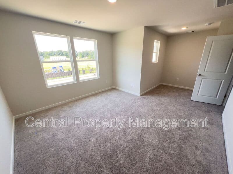 Spartanburg House: 6014 Tavener Drive