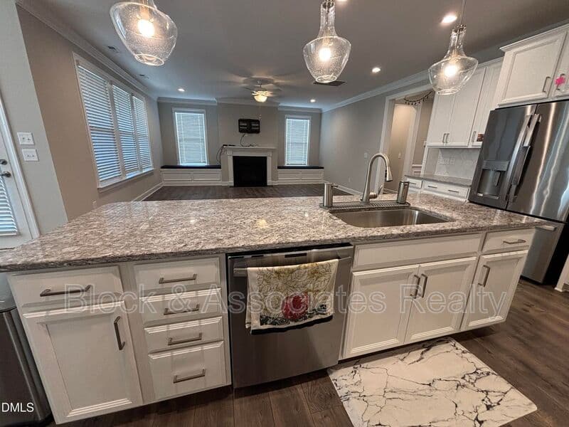 Wake Forest House: 2020 Edens Ridge