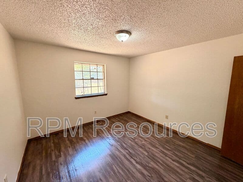 Oklahoma City Condo: 7000 Woodlake Dr