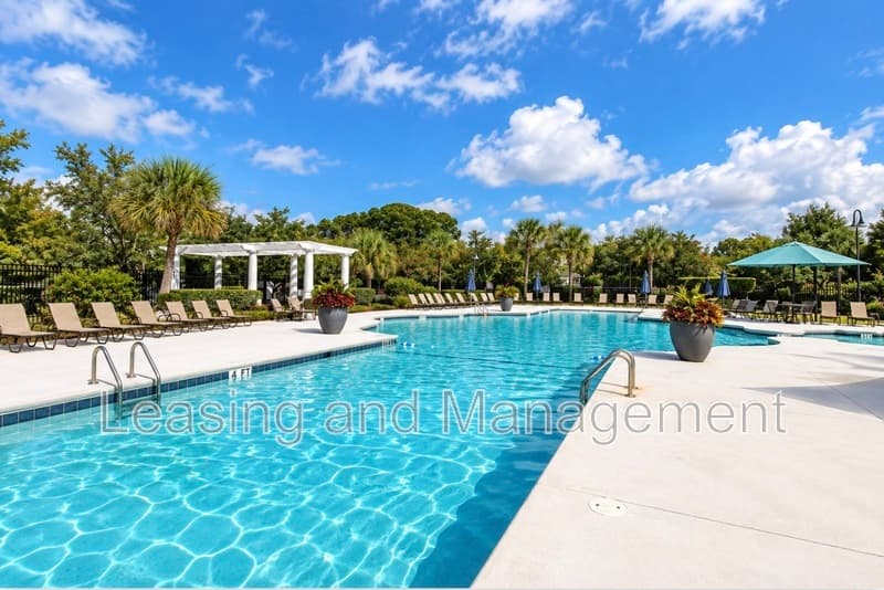 Mount Pleasant Condo: 1807 Basildon Road