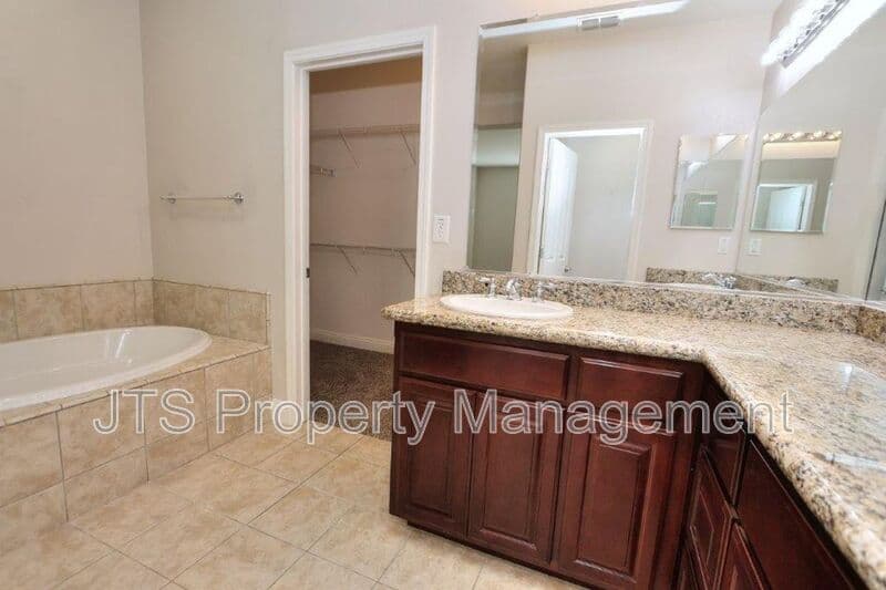 Sacramento House: 5424 Washoe Street
