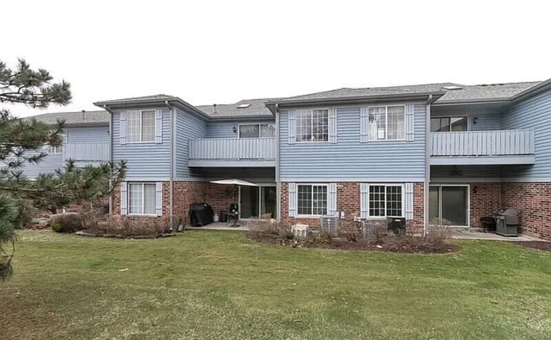 Schaumburg House: 1732 Chesapeake Ln