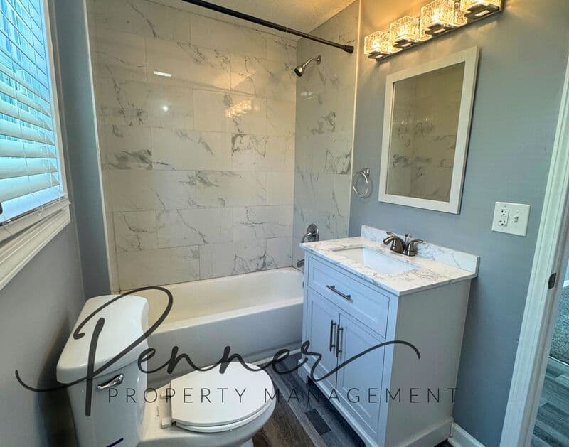 Kansas City House: 8446 Oak St