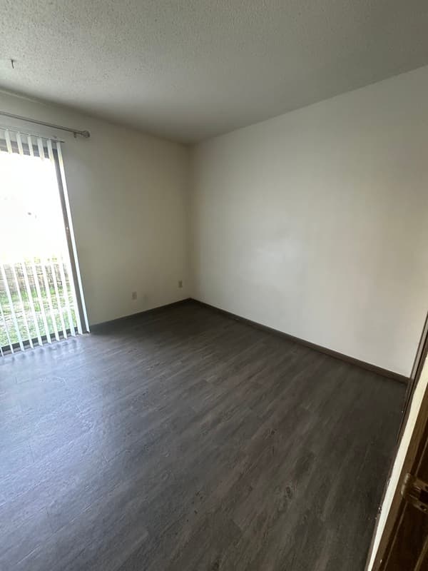 Hiawatha Condo: 980 Eisenhower Rd
