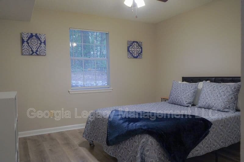 athens House: 1688 Prince Avenue
