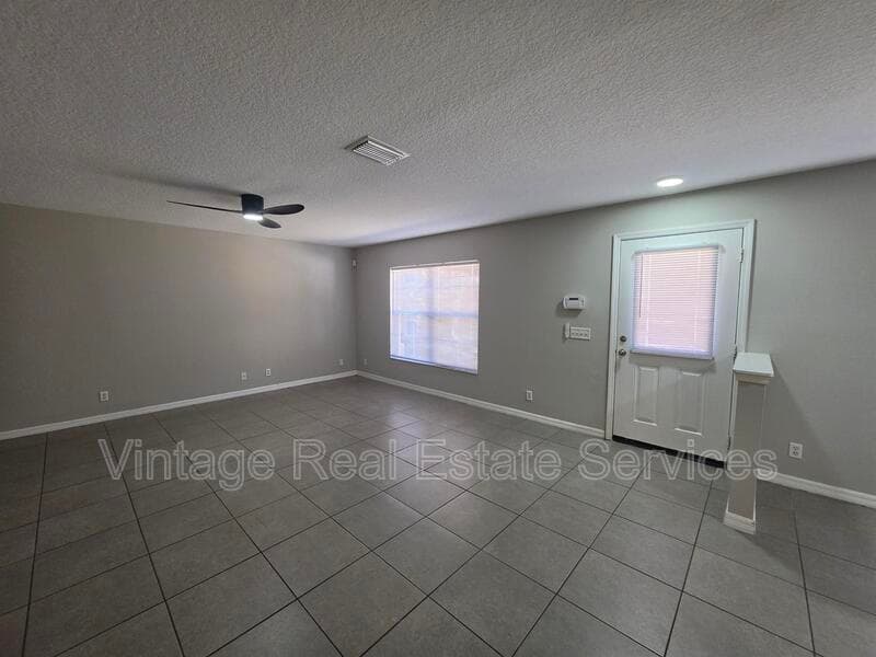 Valrico House: 3342 Spy Tower Ct