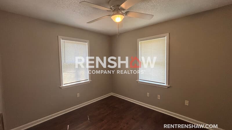 Munford House: 23 Navy Cir