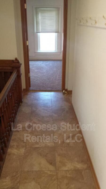 La Crosse House: 906 Vine Street