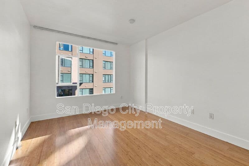 San Diego House: 530 K Street
