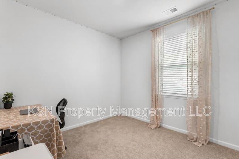 Hinesville House: 89 Hazy Ln