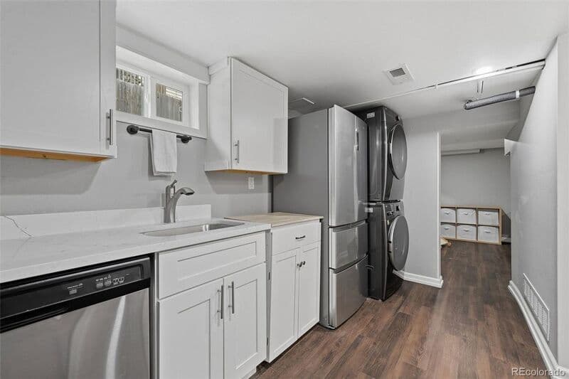 Englewood House: 3726 S Sherman St