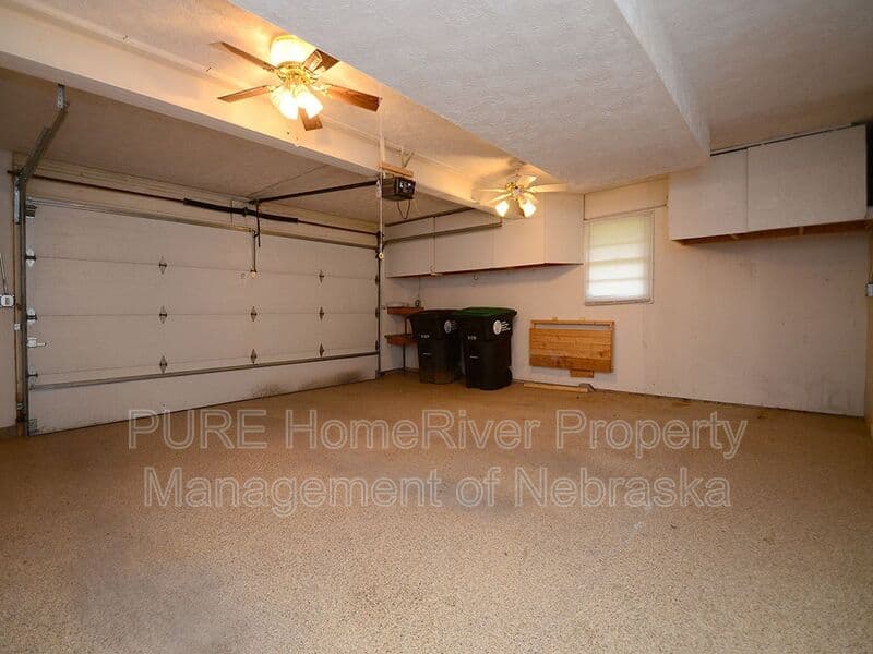 Omaha House: 2121 S 163rd Circle