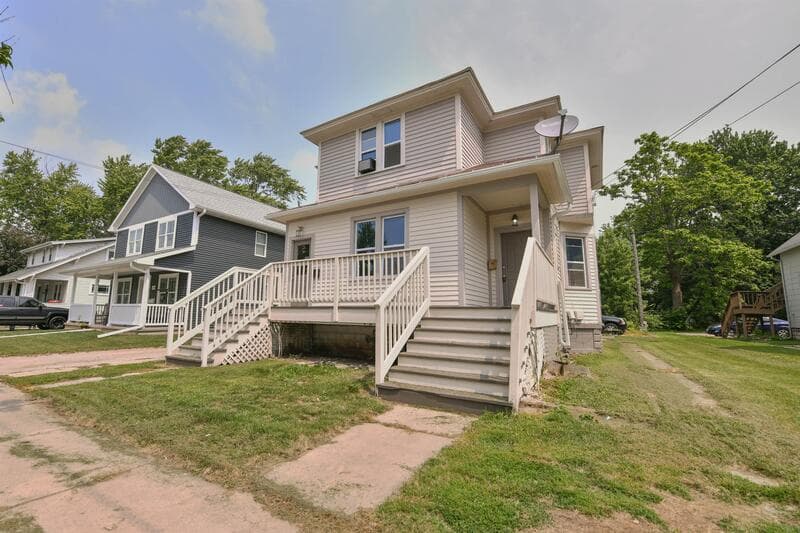 Green Bay Condo: 1217 Chicago Street