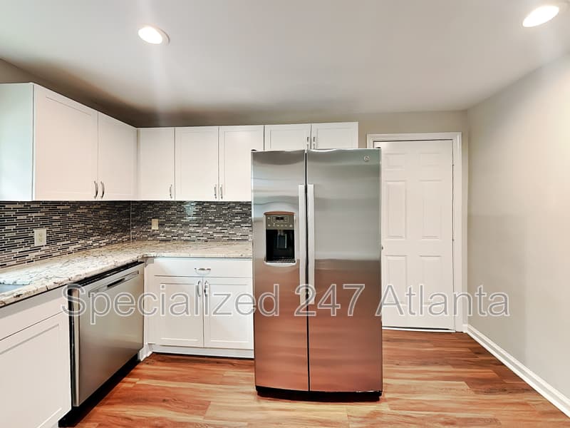 Atlanta Condo: 111 Leathers Cir NW