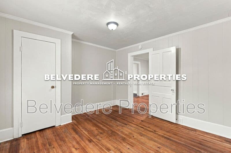 Winston-Salem House: 1400 NE 24th Street