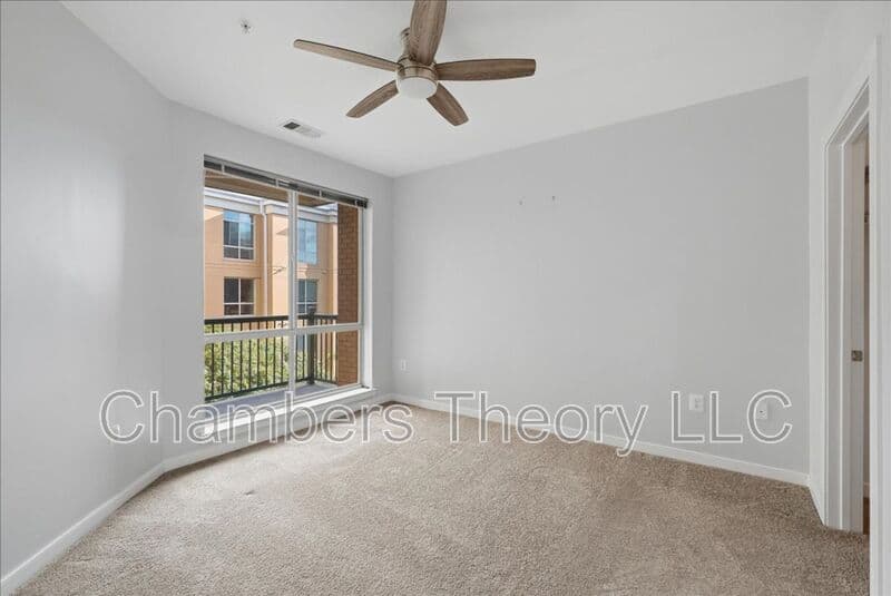 Arlington Condo: 2200 N Westmoreland St