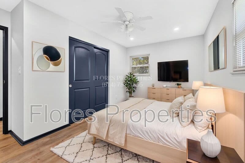 Columbus House: 6406 Faircrest Rd