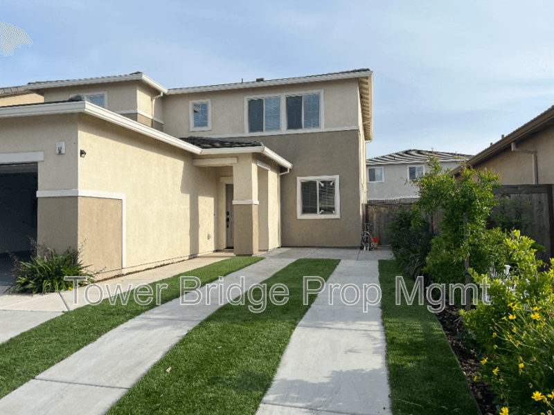 Rancho Cordova House: 12722 Montbrook Way