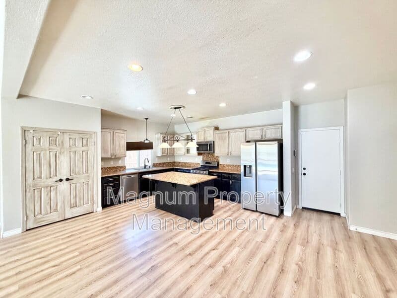 Menifee House: 33602 Magnetite St.