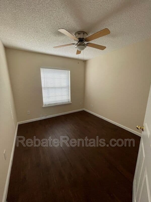 Jacksonville House: 5009 Grand Lakes Drive