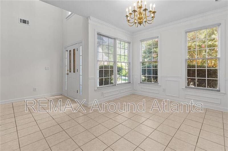 Roswell House: 235 Arbor Creek Way