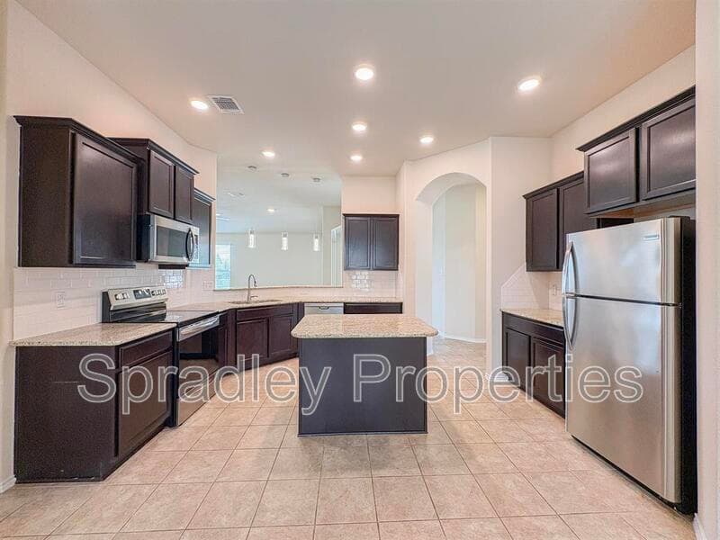 Belton House: 4617 Abergavenny Dr