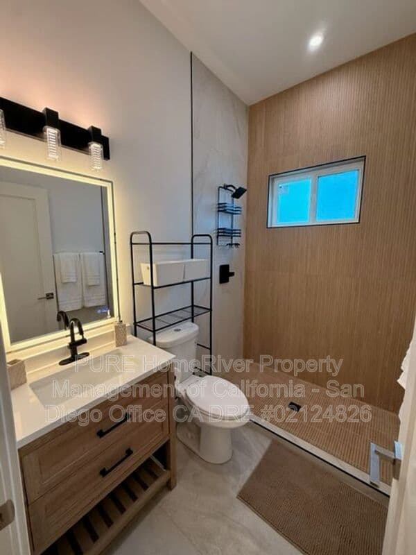 San Diego Condo: 2175 Bacon St