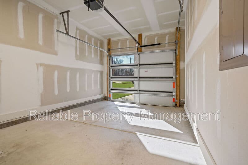 Clayton Townhome: 18 S Laird Ave