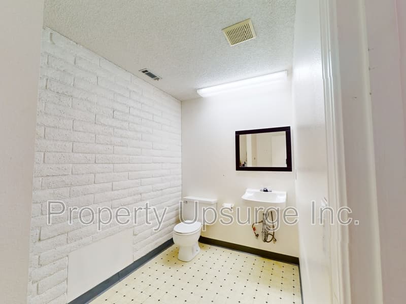 Redding House: 2051 Hilltop Drive - A-08