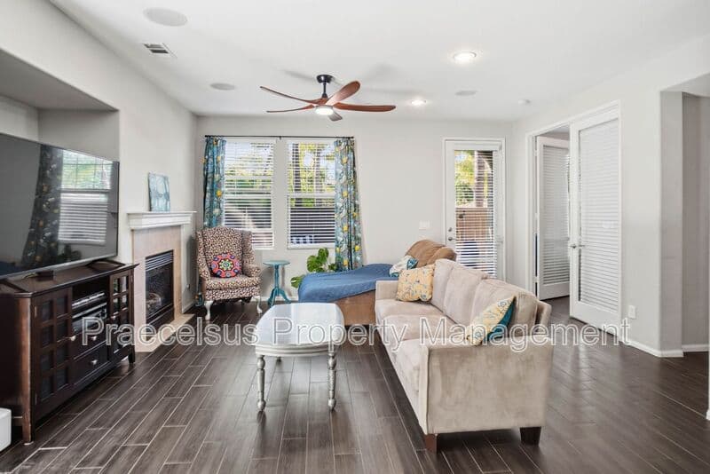 Chula Vista Townhome: 1724 Rolling Water