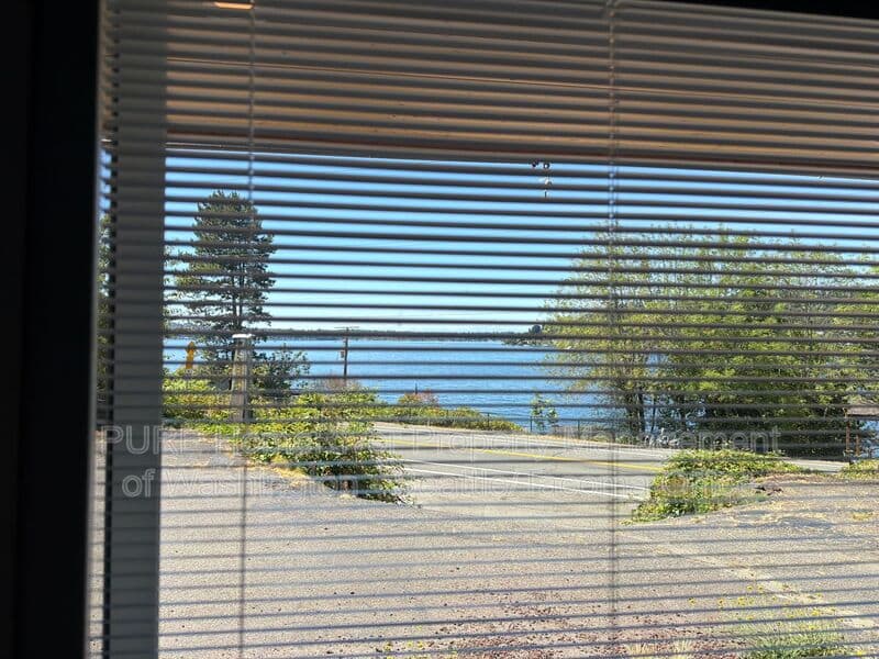 Renton Condo: 3306 Lake Washington Blvd N