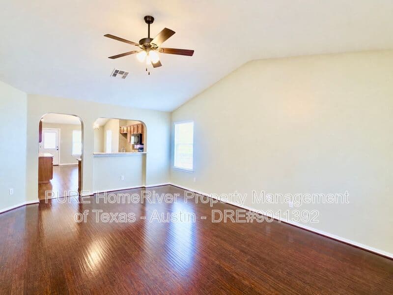 Round Rock House: 932 Monadale Trl
