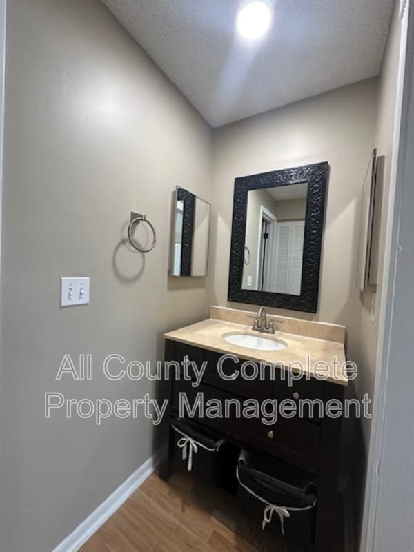 Jacksonville House: 6653 Periwinkle Drive