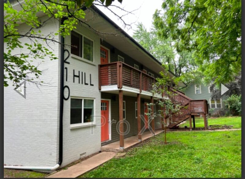 Fayetteville House: 210 S Hill Ave