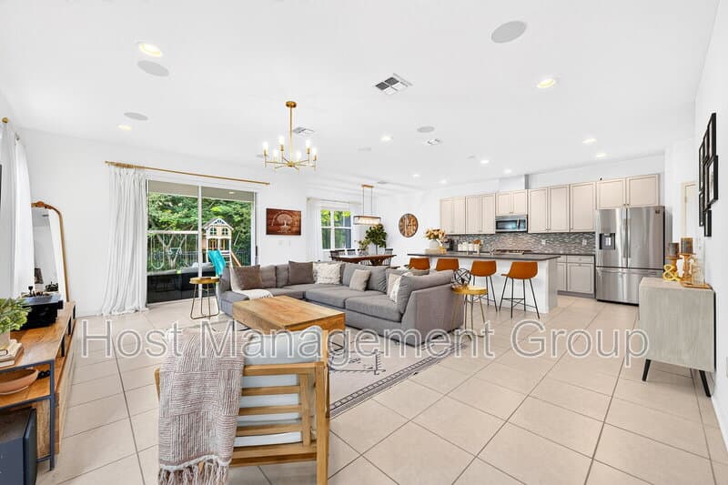 Orlando House: 8205 Bayliss Ct