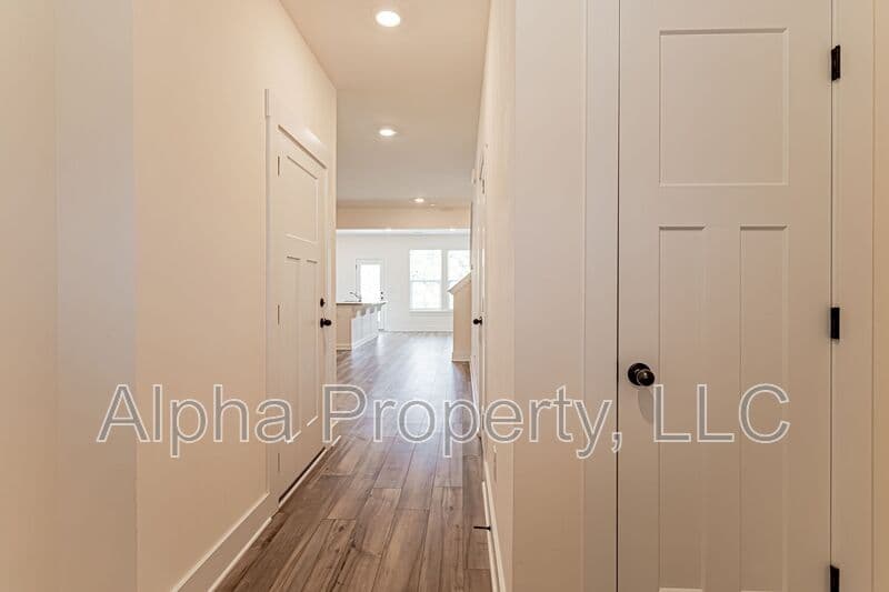 Moore Townhome: 1086 Millison Pl