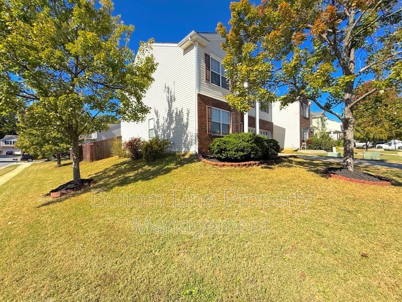 Matthews House: 1934 Savannah Hills Dr