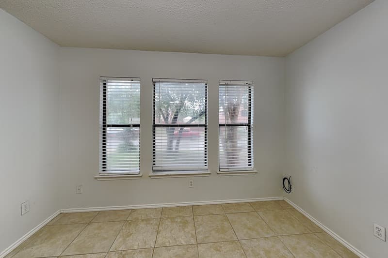 San Antonio House: 447 Irongate Rdg