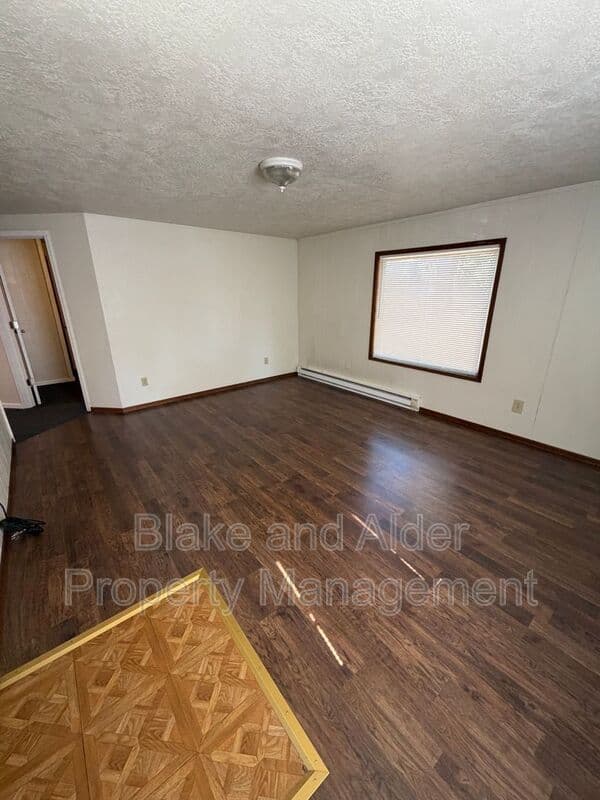 Milwaukie House: 10926 SE Linwood Ave