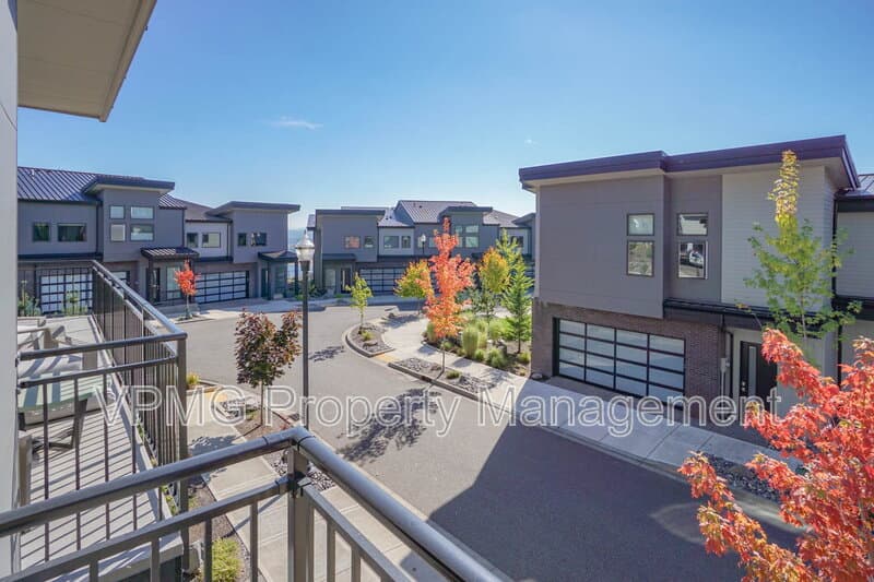 Camas Townhome: 4733 Southeast Ascension Drive